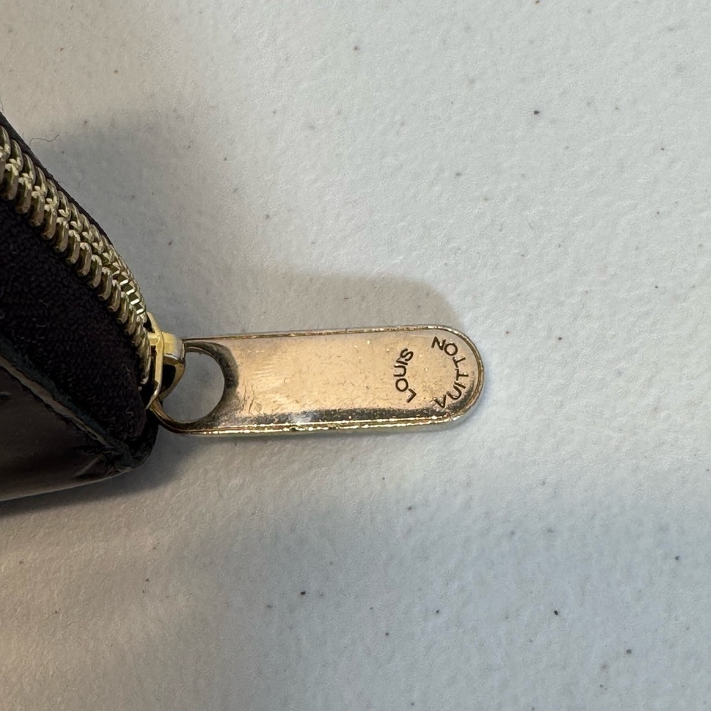 AUTHENTIC Louis Vuitton Zipper Wallet in Burgundy Vernis - Picture 3 of 6